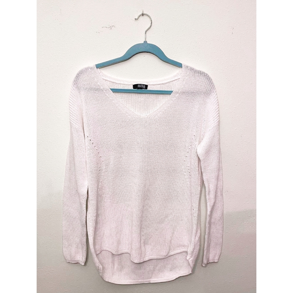 A.N.A White Long-Sleeved Sweater Size L